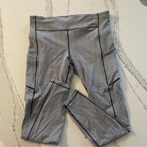 Lululemon Speed Up Tight “Teeny Tooth White Black” Luxtreme 28” size 14 EUC